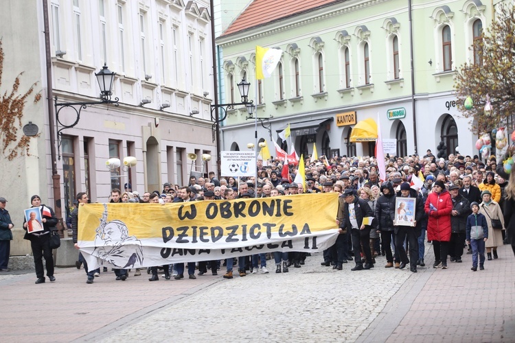 Marsz w obronie dziedzictwa Jana Pawła II