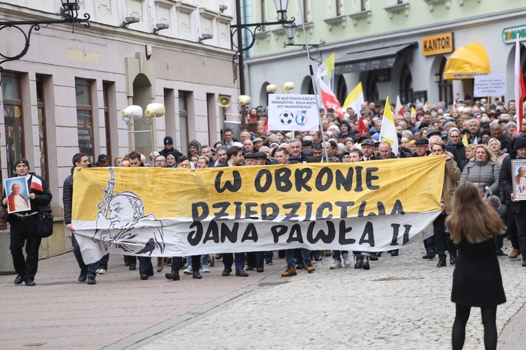 Marsz w obronie dziedzictwa Jana Pawła II