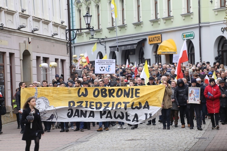 Marsz w obronie dziedzictwa Jana Pawła II