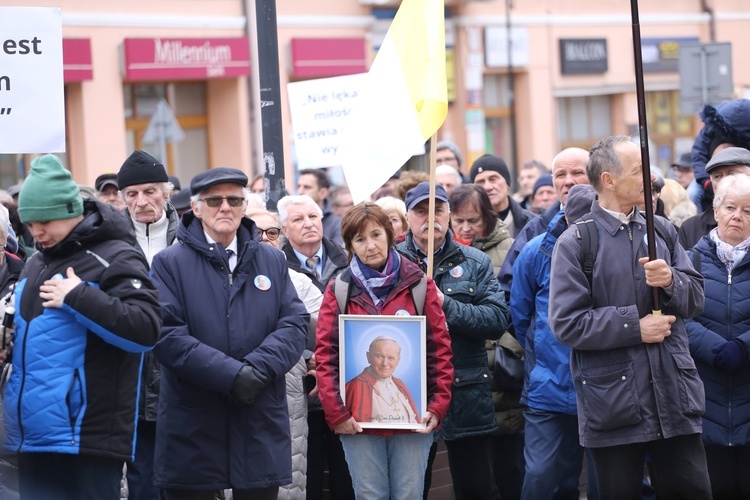 Marsz w obronie dziedzictwa Jana Pawła II
