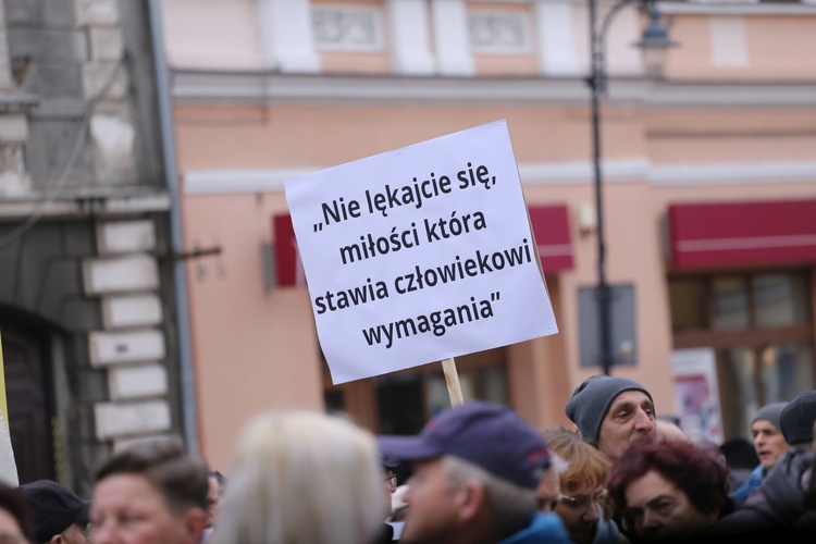 Marsz w obronie dziedzictwa Jana Pawła II