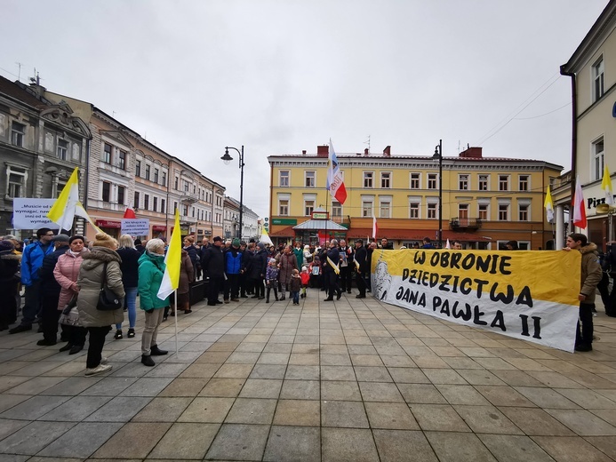 Marsz w obronie dziedzictwa Jana Pawła II