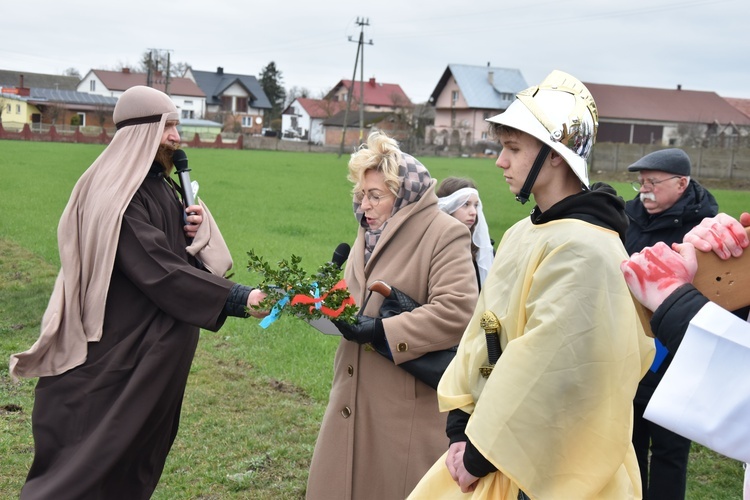 Leszno k. Przasnysza. Droga Krzyżowa