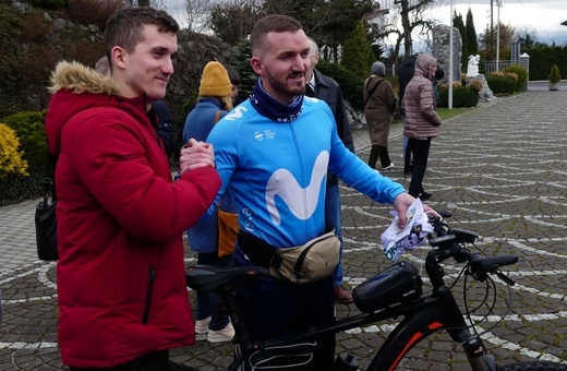 Damian Stawicki wyruszył śladami św. Antoniego ze Starego Bielska przez Kalną 