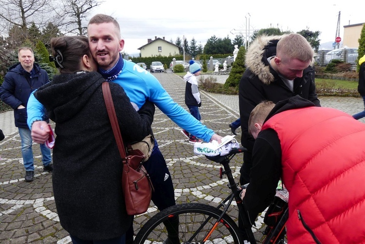 Damian Stawicki wyruszył śladami św. Antoniego ze Starego Bielska przez Kalną 