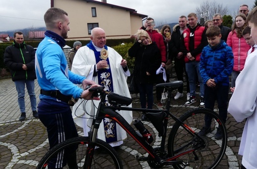 Damian Stawicki wyruszył śladami św. Antoniego ze Starego Bielska przez Kalną 