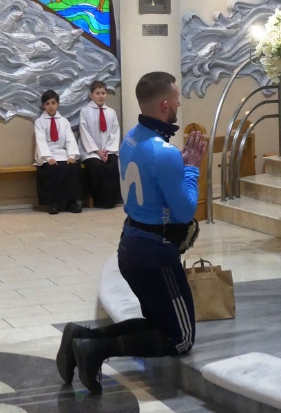 Damian Stawicki wyruszył śladami św. Antoniego ze Starego Bielska przez Kalną 