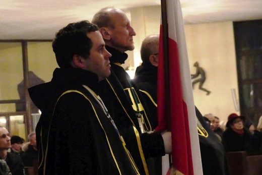 Modlitwa bielszczan przed pomnikiem św. Jana Pawła II - 2 kwietnia 2023 r.