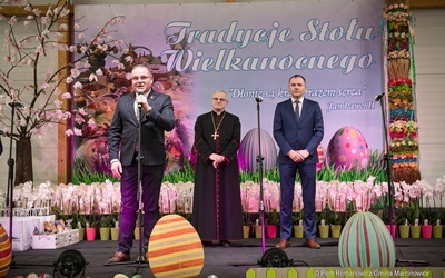 Marcinowice. Biskup na XVI Tradycjach Stołu Wielkanocnego