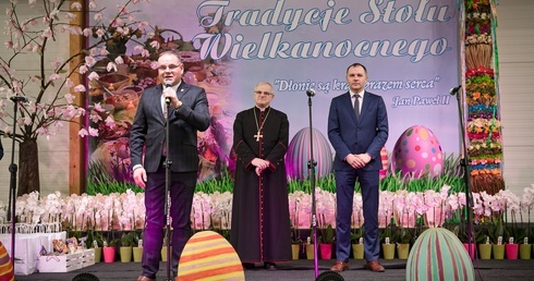 Marcinowice. Biskup na XVI Tradycjach Stołu Wielkanocnego