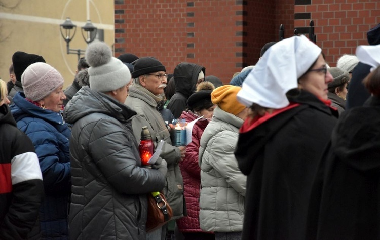 Bp Oder: Tam gdzie jest krzyż, tam z pewnością jest Chrystus