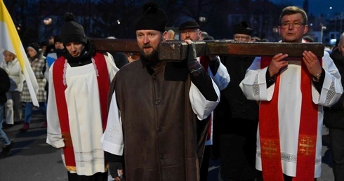 Droga Krzyżowa ulicami Żagania