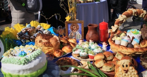 Śniadanie wielkanocne na opolskim rynku