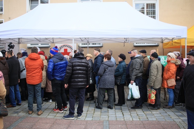 Śniadanie wielkanocne na opolskim rynku