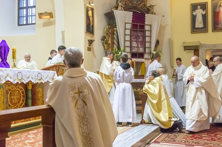 Kudowa-Zdrój. Msza Wieczerzy Pańskiej z bp. Adamem Bałabuchem
