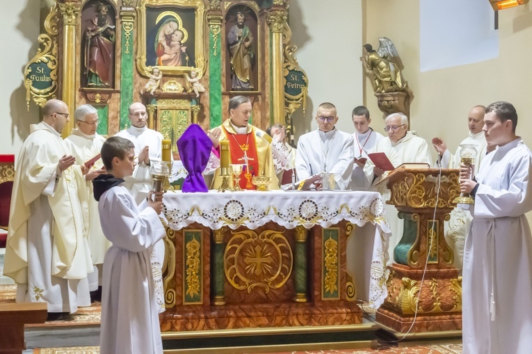 Kudowa-Zdrój. Msza Wieczerzy Pańskiej z bp. Adamem Bałabuchem