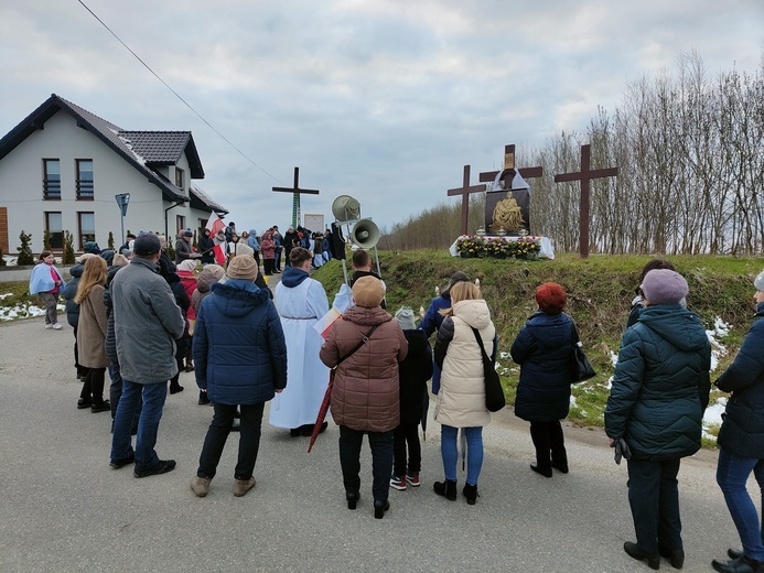 Jadowniki. Droga Krzyżowa na Bocheniec