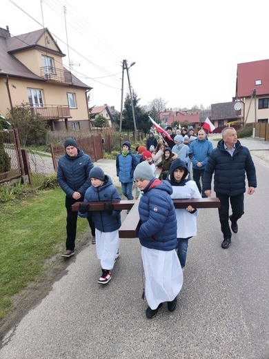 Jadowniki. Droga Krzyżowa na Bocheniec