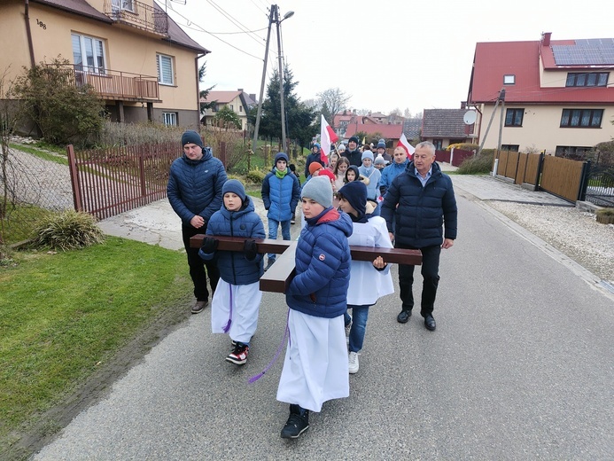 Jadowniki. Droga Krzyżowa na Bocheniec