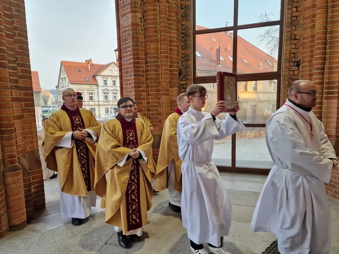 Wielki Czwartek w parafiach diecezji świdnickiej