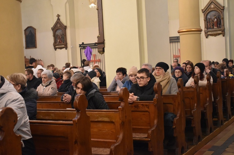 Wielki Czwartek w parafiach diecezji świdnickiej