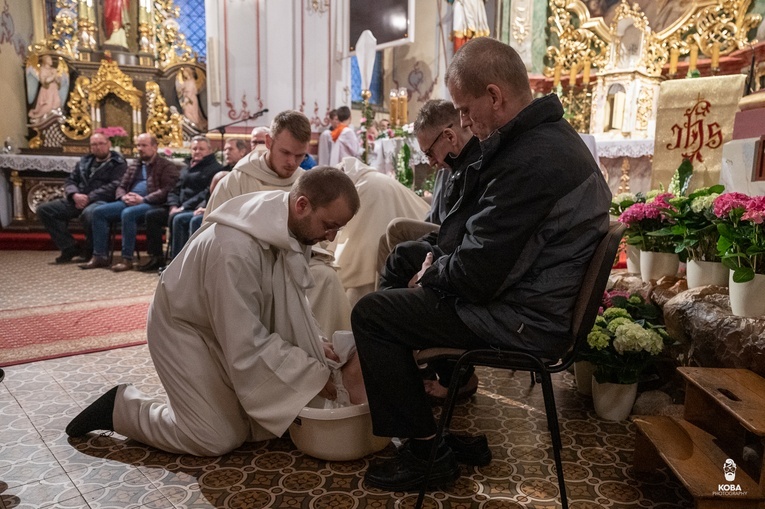 Wielki Czwartek w parafiach diecezji świdnickiej