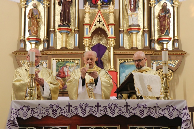 Wielki Czwartek w parafiach diecezji świdnickiej