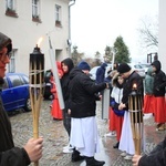 Wielkopiątkowa procesja mężczyzn w Głogówku