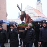 Wielkopiątkowa procesja mężczyzn w Głogówku