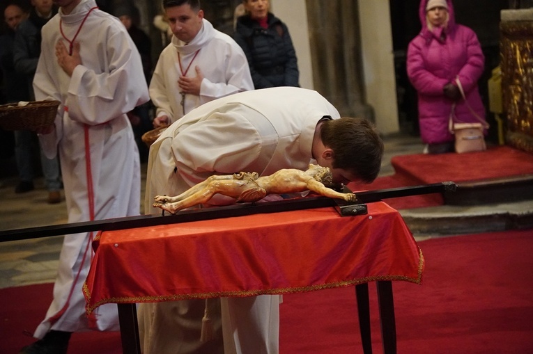 Wielki Piątek w katedrze wrocławskiej