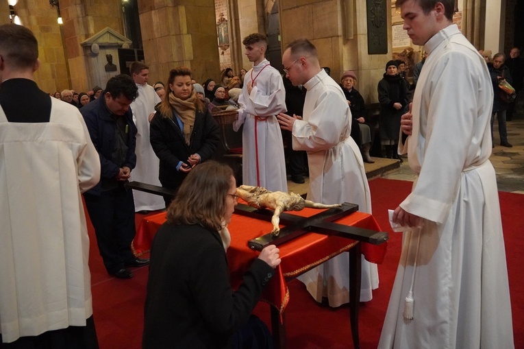 Wielki Piątek w katedrze wrocławskiej