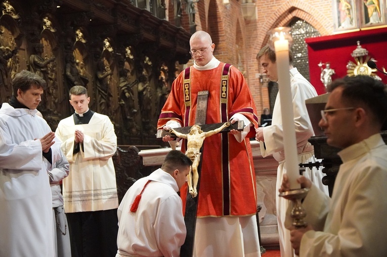 Wielki Piątek w katedrze wrocławskiej