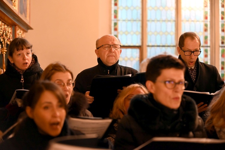 Liturgia Męki Pańskiej 2023 w świdnickiej katedrze