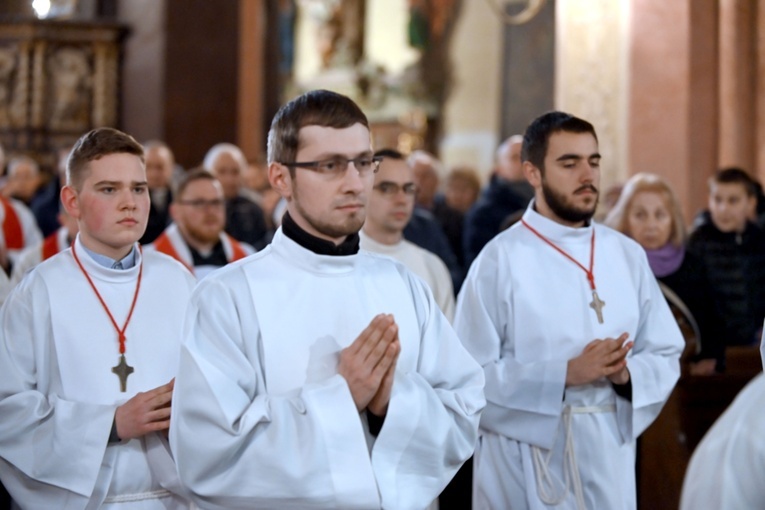 Liturgia Męki Pańskiej 2023 w świdnickiej katedrze
