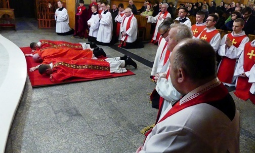 Liturgia Wielkiego Piątku w katedrze św. Mikołaja w Bielsku-Białej.