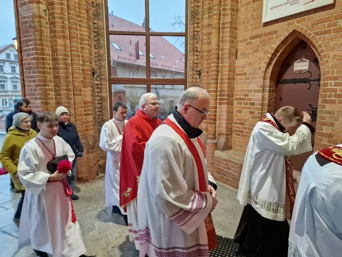 Liturgia Męki Pańskiej w parafiach diecezji świdnickiej