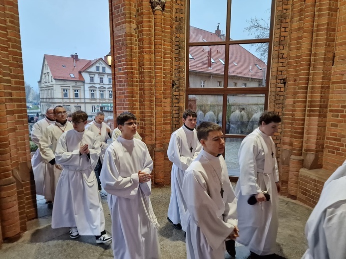 Liturgia Męki Pańskiej w parafiach diecezji świdnickiej