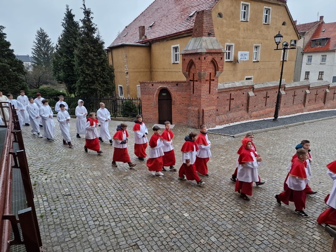 Liturgia Męki Pańskiej w parafiach diecezji świdnickiej