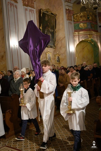 Liturgia Męki Pańskiej w parafiach diecezji świdnickiej