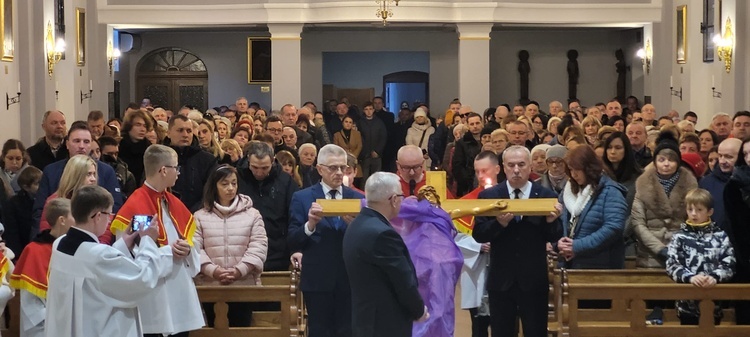 Liturgia Męki Pańskiej w parafiach diecezji świdnickiej