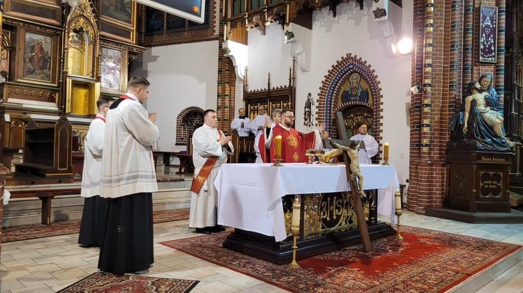 Liturgia Męki Pańskiej w parafiach diecezji świdnickiej