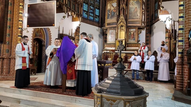 Liturgia Męki Pańskiej w parafiach diecezji świdnickiej