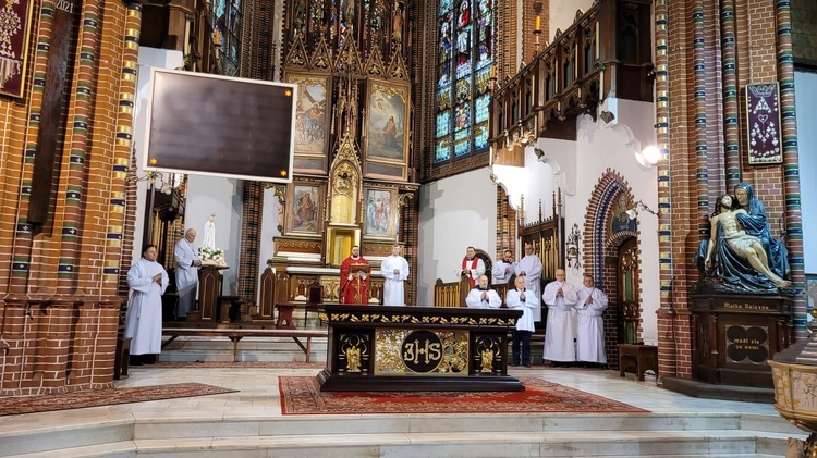 Liturgia Męki Pańskiej w parafiach diecezji świdnickiej