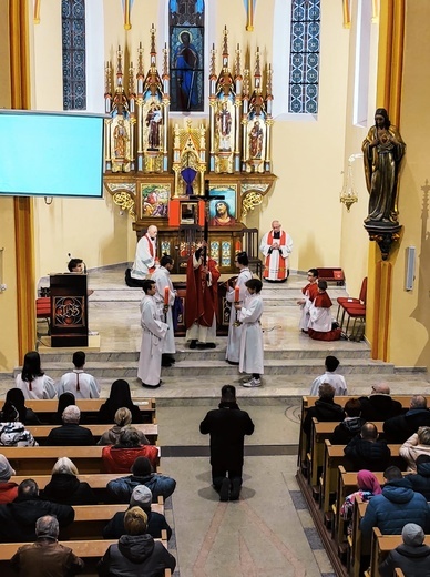 Liturgia Męki Pańskiej w parafiach diecezji świdnickiej