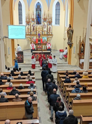 Liturgia Męki Pańskiej w parafiach diecezji świdnickiej