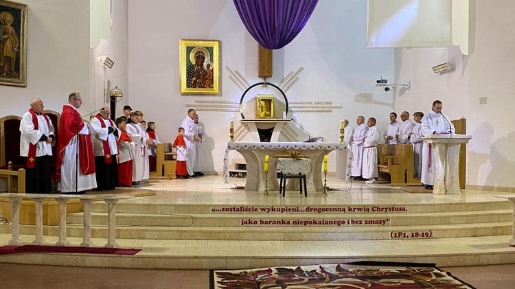 Liturgia Męki Pańskiej w parafiach diecezji świdnickiej