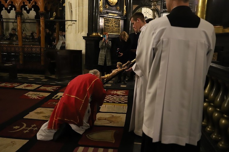 Liturgia Wielkiego Piątku na Wawelu 2023
