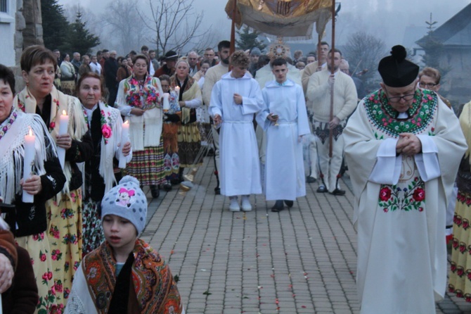 Procesja rezurekcyjna w Miętustwie