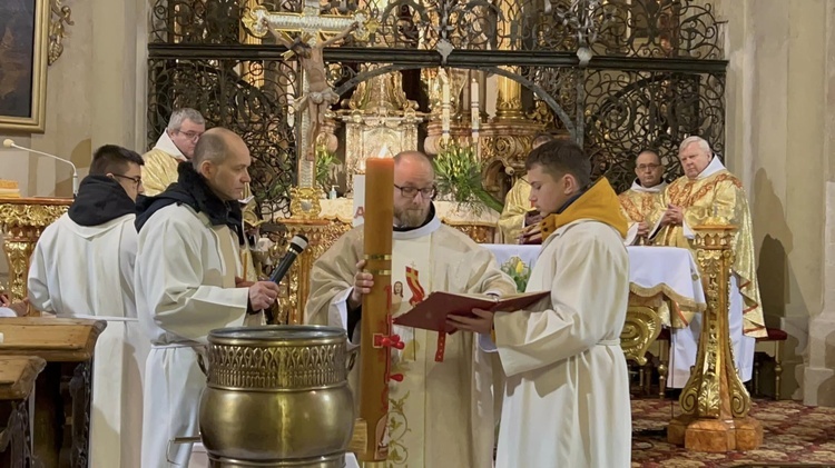 Wigilia Paschalna w parafiach diecezji świdnickiej