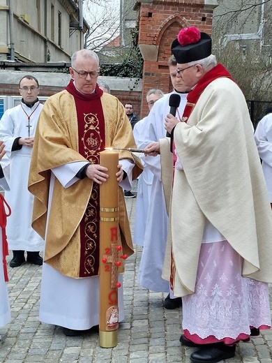 Wigilia Paschalna w parafiach diecezji świdnickiej